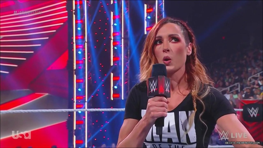 WWE_Monday_Night_Raw_2023_05_15_720p_HDTV_x264-NWCHD_mp4_003244795.jpg