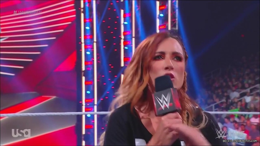 WWE_Monday_Night_Raw_2023_05_15_720p_HDTV_x264-NWCHD_mp4_003250401.jpg