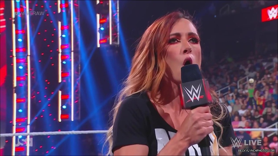 WWE_Monday_Night_Raw_2023_05_15_720p_HDTV_x264-NWCHD_mp4_003251602.jpg