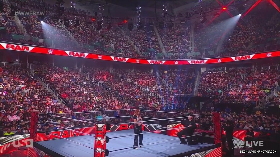 WWE_Monday_Night_Raw_2023_05_15_720p_HDTV_x264-NWCHD_mp4_003259610.jpg