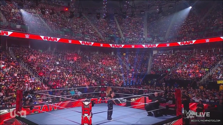 WWE_Monday_Night_Raw_2023_05_15_720p_HDTV_x264-NWCHD_mp4_003262013.jpg
