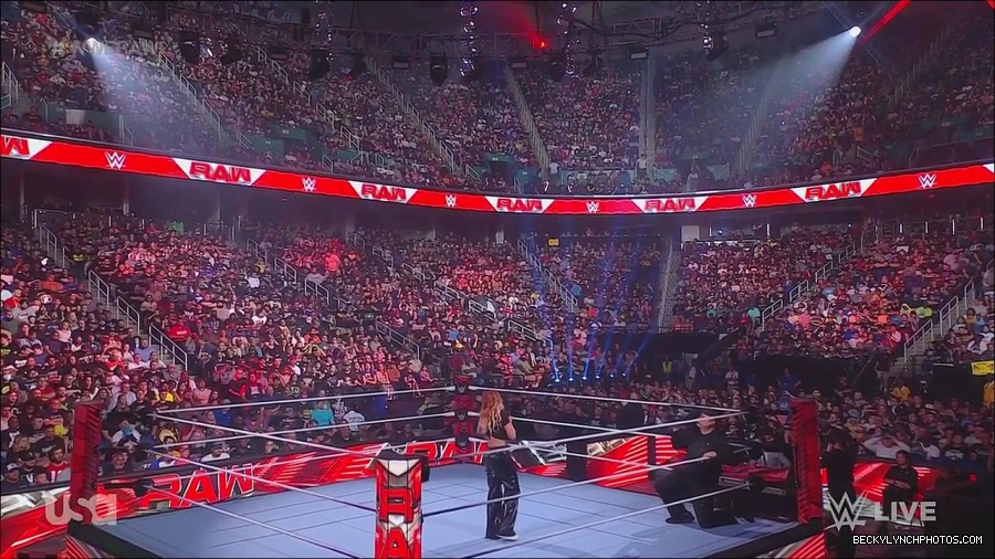 WWE_Monday_Night_Raw_2023_05_15_720p_HDTV_x264-NWCHD_mp4_003262413.jpg
