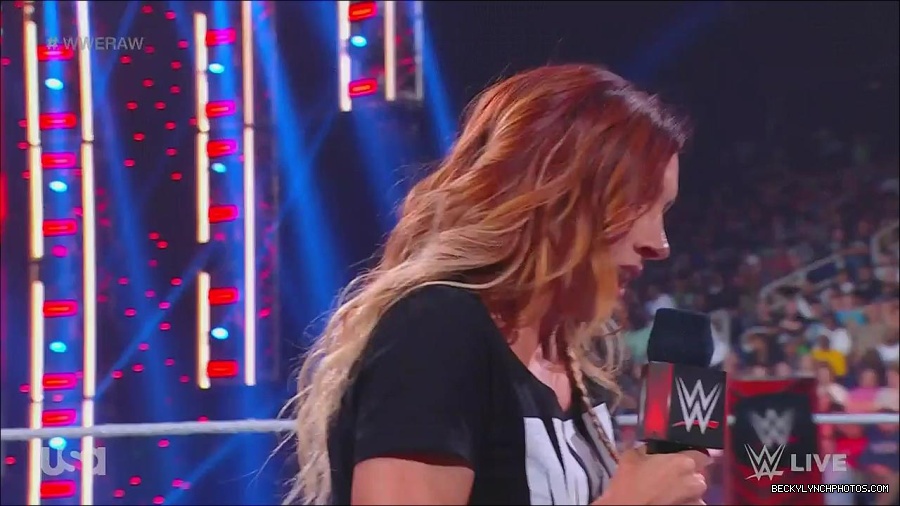 WWE_Monday_Night_Raw_2023_05_15_720p_HDTV_x264-NWCHD_mp4_003263214.jpg
