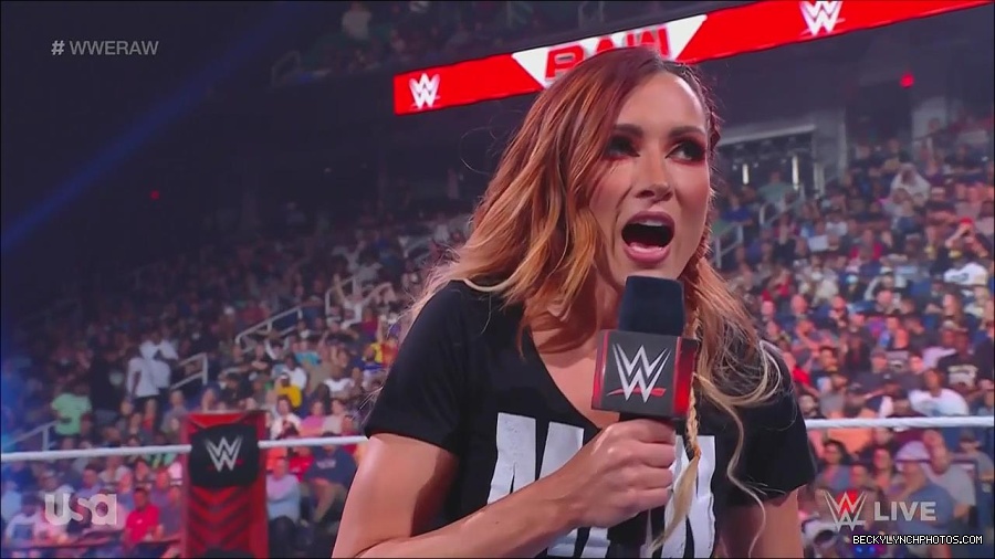 WWE_Monday_Night_Raw_2023_05_15_720p_HDTV_x264-NWCHD_mp4_003265216.jpg