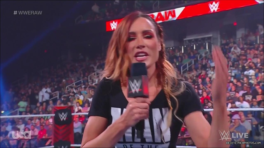 WWE_Monday_Night_Raw_2023_05_15_720p_HDTV_x264-NWCHD_mp4_003265616.jpg