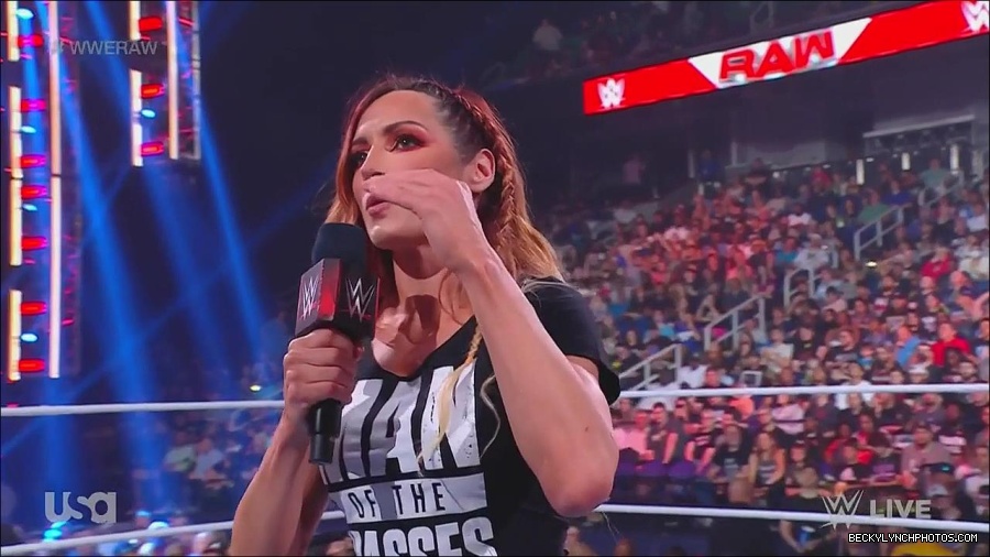 WWE_Monday_Night_Raw_2023_05_15_720p_HDTV_x264-NWCHD_mp4_003266417.jpg