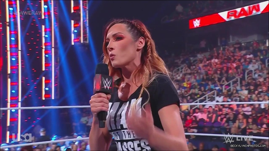 WWE_Monday_Night_Raw_2023_05_15_720p_HDTV_x264-NWCHD_mp4_003266817.jpg