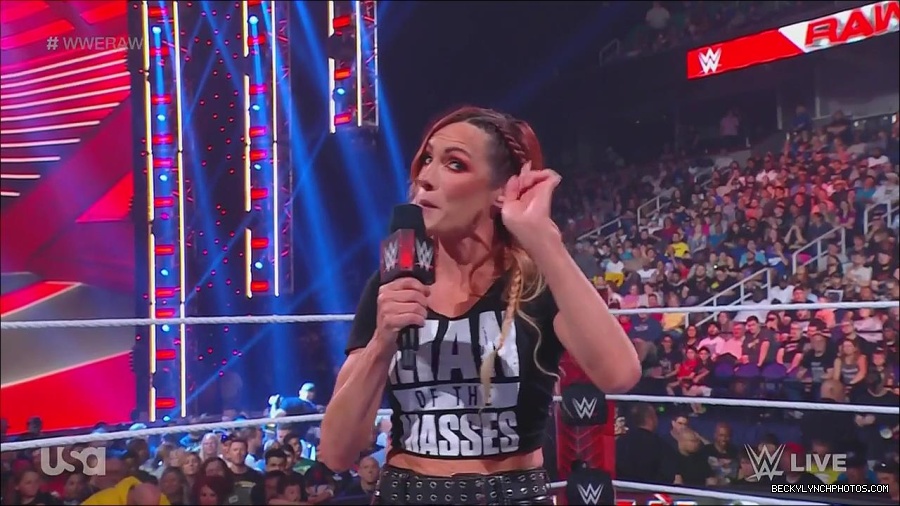 WWE_Monday_Night_Raw_2023_05_15_720p_HDTV_x264-NWCHD_mp4_003270421.jpg