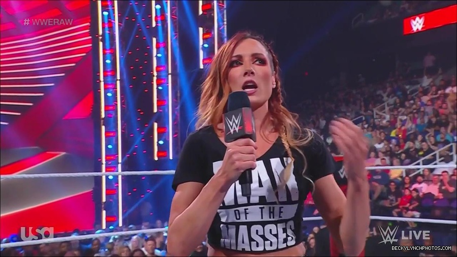 WWE_Monday_Night_Raw_2023_05_15_720p_HDTV_x264-NWCHD_mp4_003272823.jpg