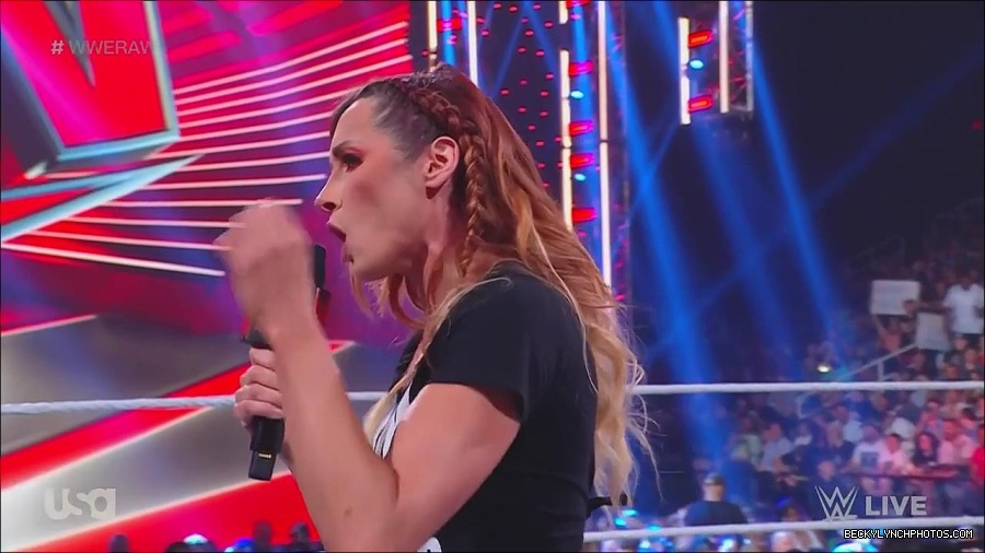 WWE_Monday_Night_Raw_2023_05_15_720p_HDTV_x264-NWCHD_mp4_003276027.jpg