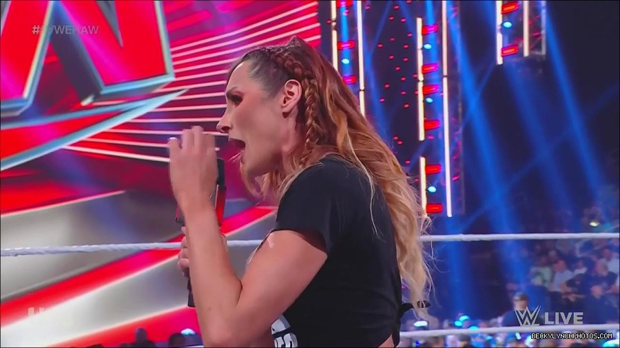 WWE_Monday_Night_Raw_2023_05_15_720p_HDTV_x264-NWCHD_mp4_003276427.jpg