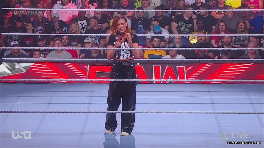 WWE_Monday_Night_Raw_2023_05_15_720p_HDTV_x264-NWCHD_mp4_003278429.jpg