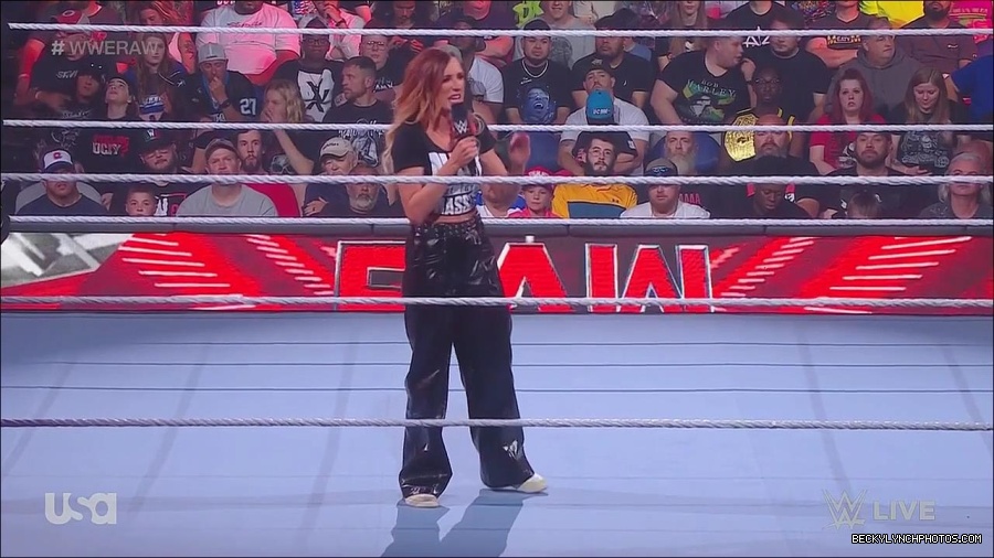 WWE_Monday_Night_Raw_2023_05_15_720p_HDTV_x264-NWCHD_mp4_003279230.jpg