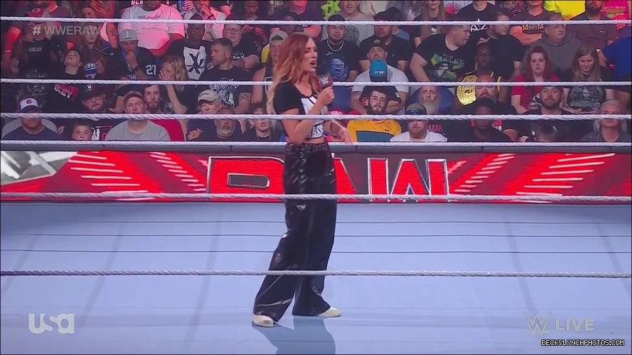WWE_Monday_Night_Raw_2023_05_15_720p_HDTV_x264-NWCHD_mp4_003279630.jpg