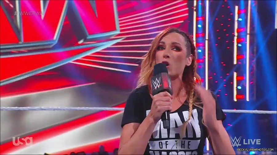 WWE_Monday_Night_Raw_2023_05_15_720p_HDTV_x264-NWCHD_mp4_003280031.jpg