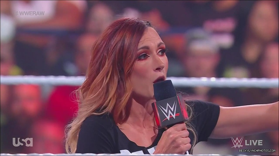 WWE_Monday_Night_Raw_2023_05_15_720p_HDTV_x264-NWCHD_mp4_003283634.jpg