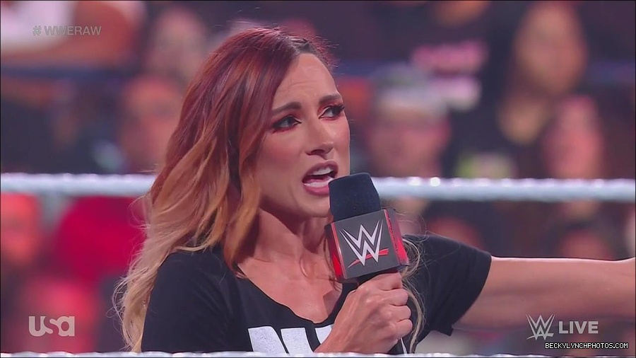 WWE_Monday_Night_Raw_2023_05_15_720p_HDTV_x264-NWCHD_mp4_003285236.jpg