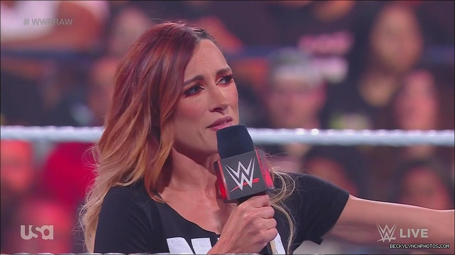 WWE_Monday_Night_Raw_2023_05_15_720p_HDTV_x264-NWCHD_mp4_003286037.jpg