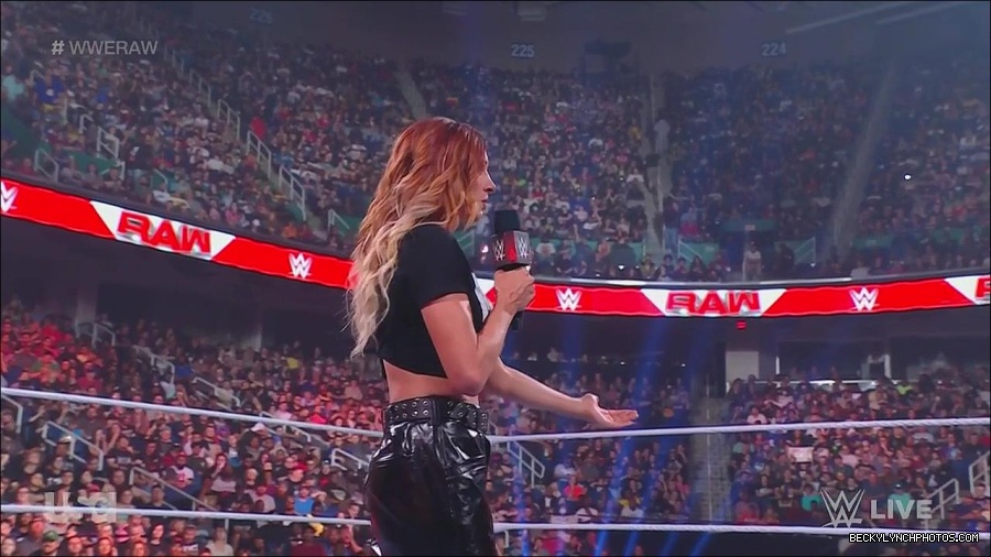 WWE_Monday_Night_Raw_2023_05_15_720p_HDTV_x264-NWCHD_mp4_003301652.jpg