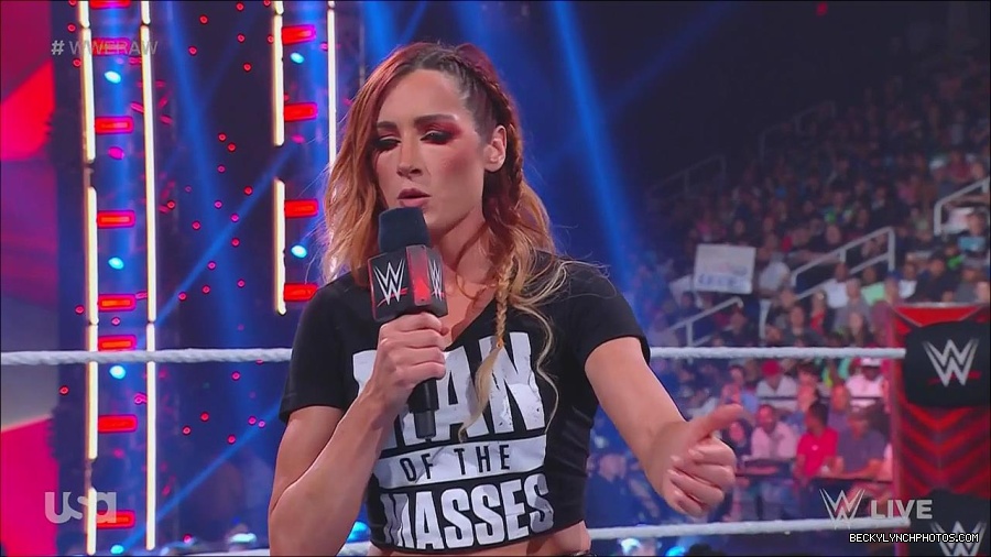 WWE_Monday_Night_Raw_2023_05_15_720p_HDTV_x264-NWCHD_mp4_003302453.jpg