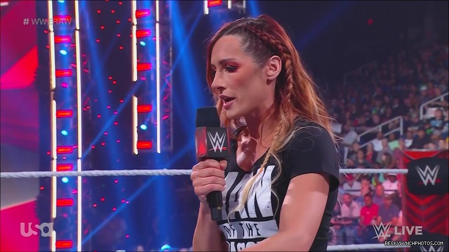WWE_Monday_Night_Raw_2023_05_15_720p_HDTV_x264-NWCHD_mp4_003303654.jpg