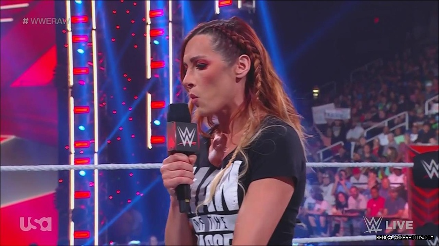 WWE_Monday_Night_Raw_2023_05_15_720p_HDTV_x264-NWCHD_mp4_003304055.jpg