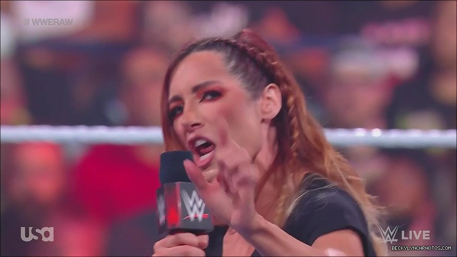 WWE_Monday_Night_Raw_2023_05_15_720p_HDTV_x264-NWCHD_mp4_003314465.jpg