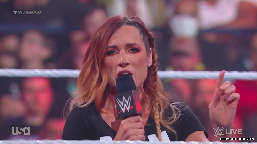 WWE_Monday_Night_Raw_2023_05_15_720p_HDTV_x264-NWCHD_mp4_003317268.jpg