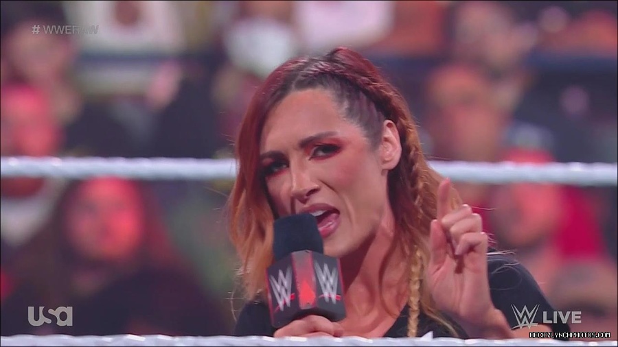 WWE_Monday_Night_Raw_2023_05_15_720p_HDTV_x264-NWCHD_mp4_003318469.jpg