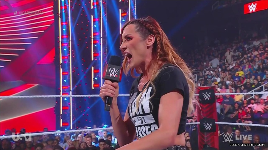 WWE_Monday_Night_Raw_2023_05_15_720p_HDTV_x264-NWCHD_mp4_003328479.jpg
