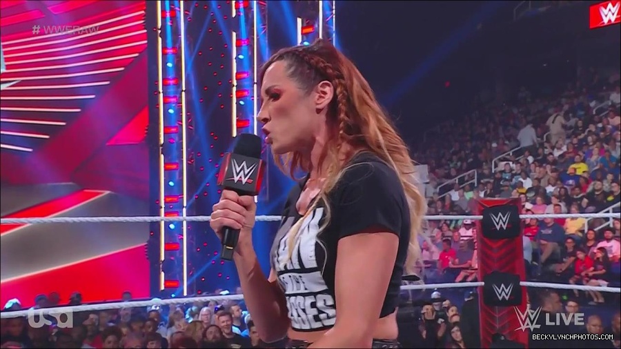 WWE_Monday_Night_Raw_2023_05_15_720p_HDTV_x264-NWCHD_mp4_003328879.jpg