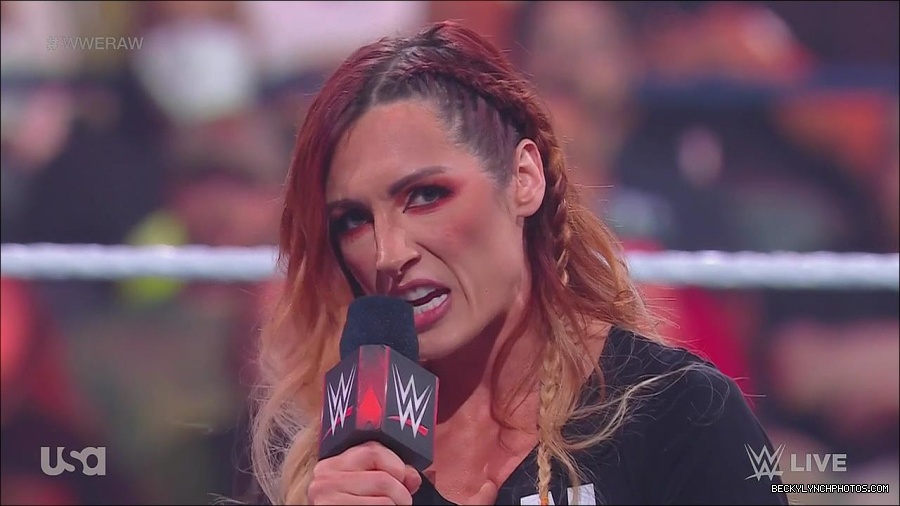 WWE_Monday_Night_Raw_2023_05_15_720p_HDTV_x264-NWCHD_mp4_003370921.jpg