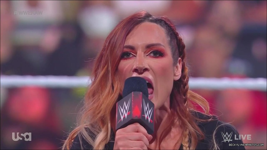 WWE_Monday_Night_Raw_2023_05_15_720p_HDTV_x264-NWCHD_mp4_003390141.jpg