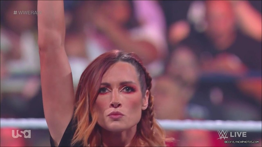 WWE_Monday_Night_Raw_2023_05_15_720p_HDTV_x264-NWCHD_mp4_003396947.jpg