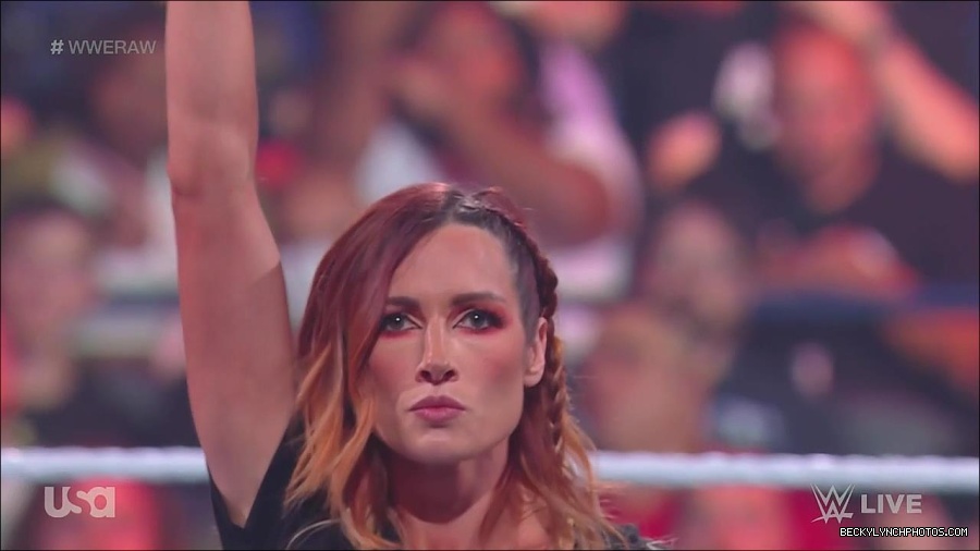 WWE_Monday_Night_Raw_2023_05_15_720p_HDTV_x264-NWCHD_mp4_003397348.jpg