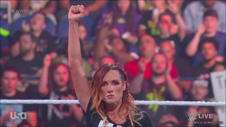 WWE_Monday_Night_Raw_2023_05_15_720p_HDTV_x264-NWCHD_mp4_003402953.jpg