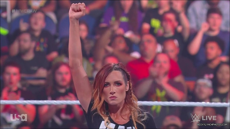 WWE_Monday_Night_Raw_2023_05_15_720p_HDTV_x264-NWCHD_mp4_003403354.jpg