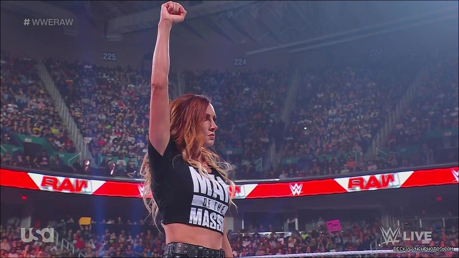 WWE_Monday_Night_Raw_2023_05_15_720p_HDTV_x264-NWCHD_mp4_003404955.jpg
