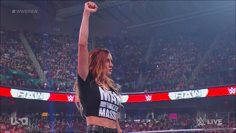 WWE_Monday_Night_Raw_2023_05_15_720p_HDTV_x264-NWCHD_mp4_003405356.jpg