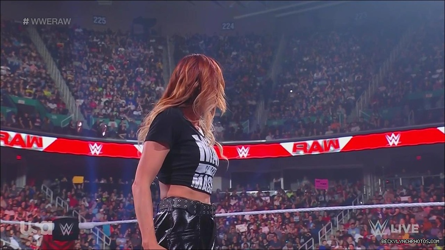 WWE_Monday_Night_Raw_2023_05_15_720p_HDTV_x264-NWCHD_mp4_003406957.jpg