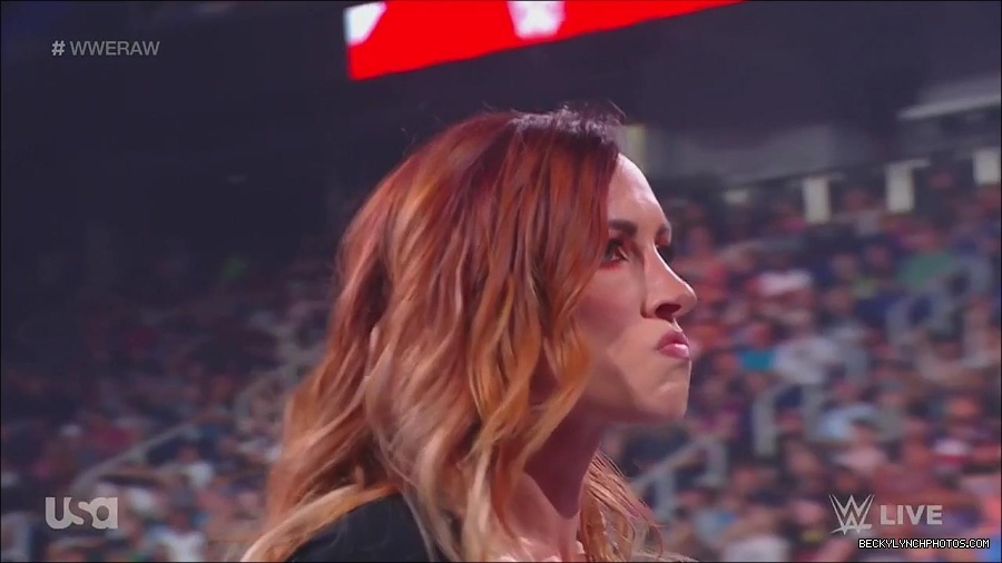 WWE_Monday_Night_Raw_2023_05_15_720p_HDTV_x264-NWCHD_mp4_003411362.jpg
