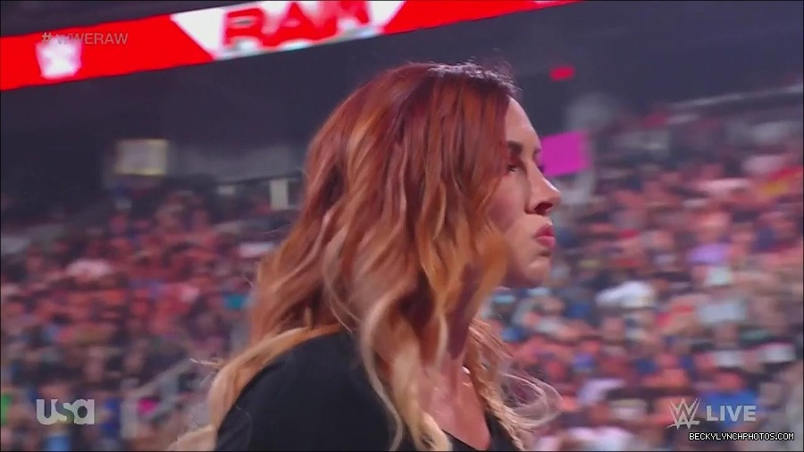 WWE_Monday_Night_Raw_2023_05_15_720p_HDTV_x264-NWCHD_mp4_003411762.jpg