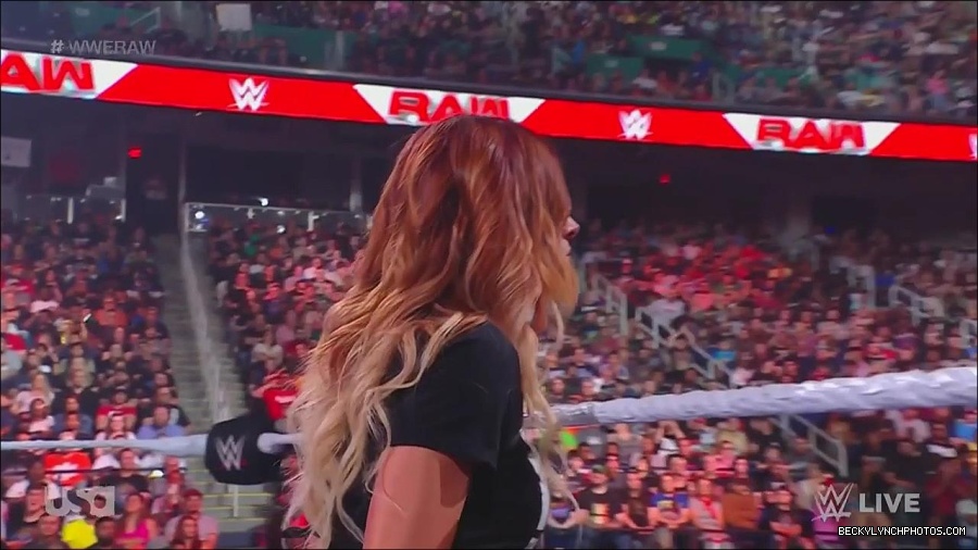 WWE_Monday_Night_Raw_2023_05_15_720p_HDTV_x264-NWCHD_mp4_003413764.jpg