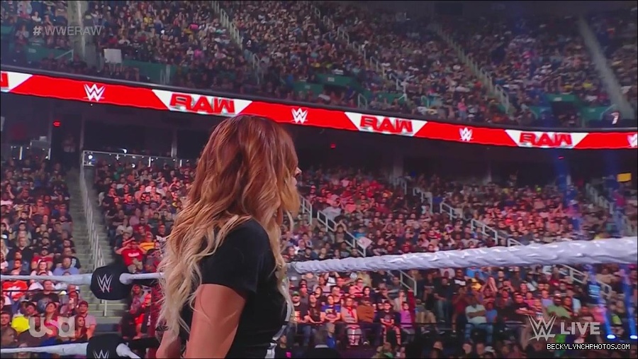 WWE_Monday_Night_Raw_2023_05_15_720p_HDTV_x264-NWCHD_mp4_003414565.jpg