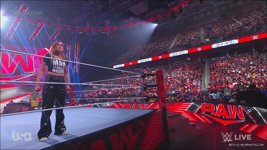 WWE_Monday_Night_Raw_2023_05_15_720p_HDTV_x264-NWCHD_mp4_003415366.jpg