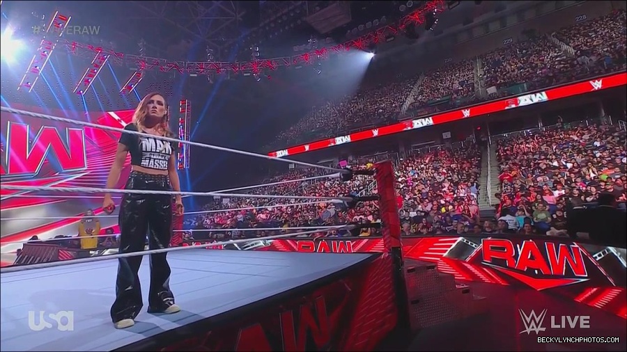 WWE_Monday_Night_Raw_2023_05_15_720p_HDTV_x264-NWCHD_mp4_003415766.jpg