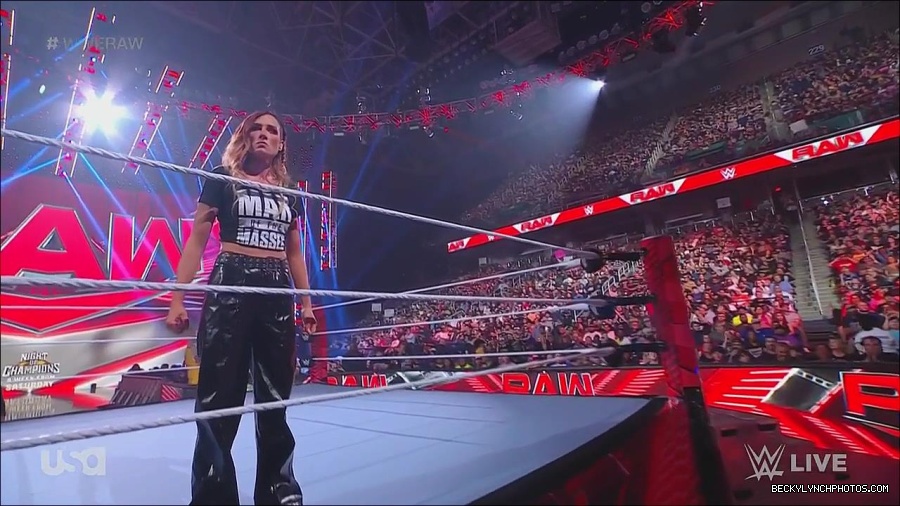 WWE_Monday_Night_Raw_2023_05_15_720p_HDTV_x264-NWCHD_mp4_003416967.jpg