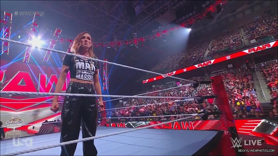 WWE_Monday_Night_Raw_2023_05_15_720p_HDTV_x264-NWCHD_mp4_003417368.jpg