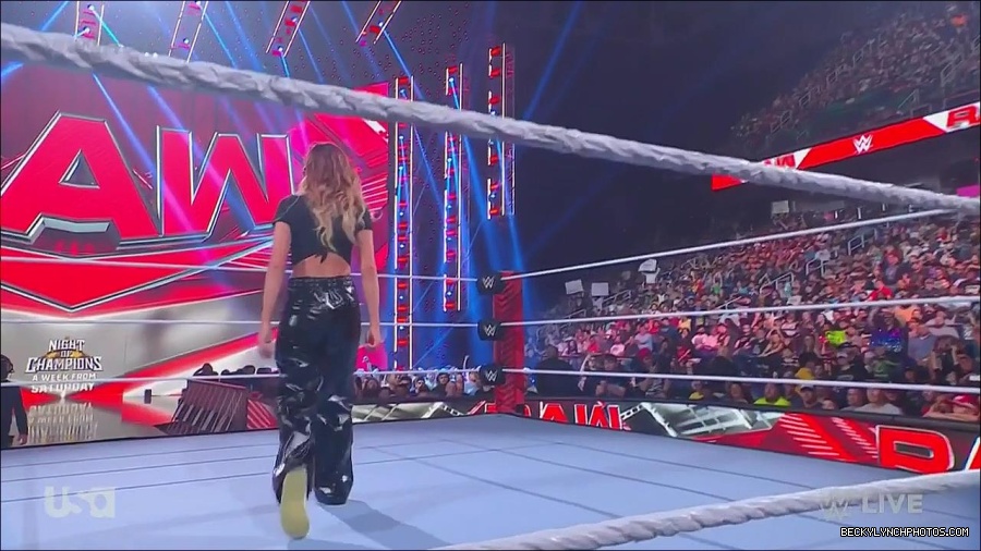 WWE_Monday_Night_Raw_2023_05_15_720p_HDTV_x264-NWCHD_mp4_003422173.jpg