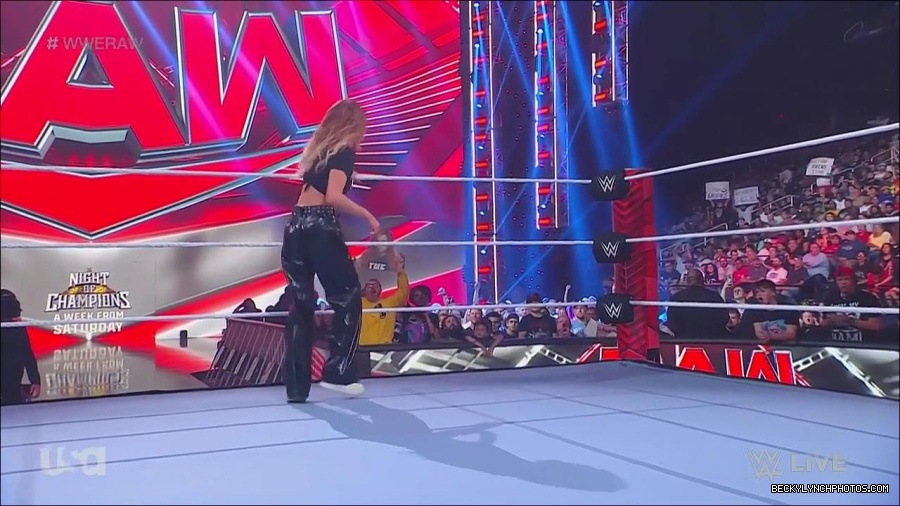 WWE_Monday_Night_Raw_2023_05_15_720p_HDTV_x264-NWCHD_mp4_003424175.jpg